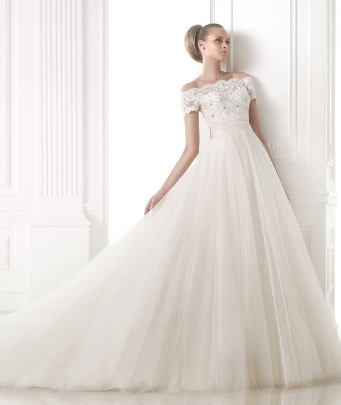 <a href="http://zankyou.9nl.de/n3ig" target="_blank"> Faça a sua marcação para experimentar este vestido! </a>