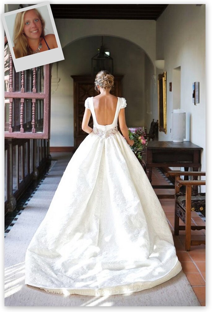 Este seria o meu vestido de noiva perfeito! Um modelo com um decote discreto, deixando parte das costas a descoberto. O que mais gosto é o corte na cintura, onde começa uma saia cheia de volume com um estilo princesa em tecido jacquard e com uma longo cauda. Seria o meu vestido ideal e esta é a marca que mais gosto e que melhor descreve a minha personalidade: Navascués. Os seus desenhos apaixonam-me e este é o que mais!
Vestido de noiva de Navascués. Credits: Navascués