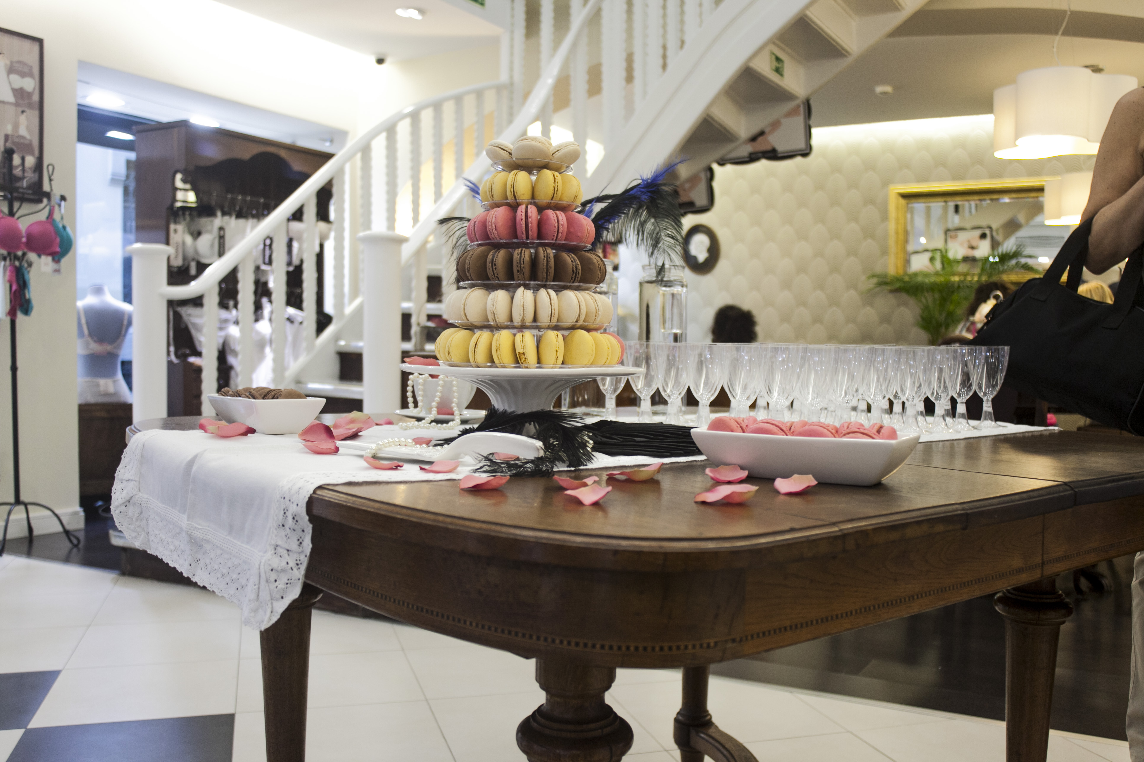 <a href="https://www.zankyou.pt/f/dama-de-copas-lisboa-3218" target="_blank"> Dama de Copas </a>