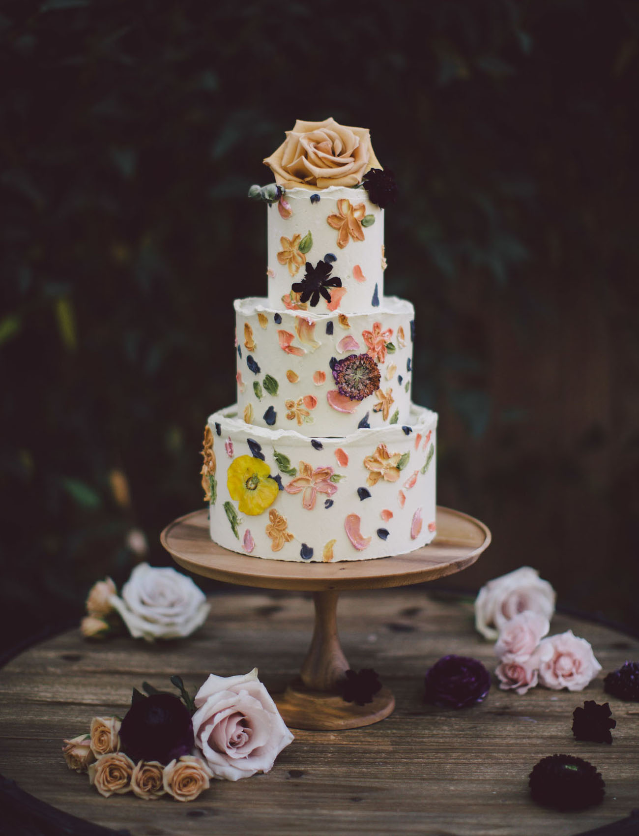 Inspiração para bolos de casamento de 3 andares | Créditos: Evangeline Lane