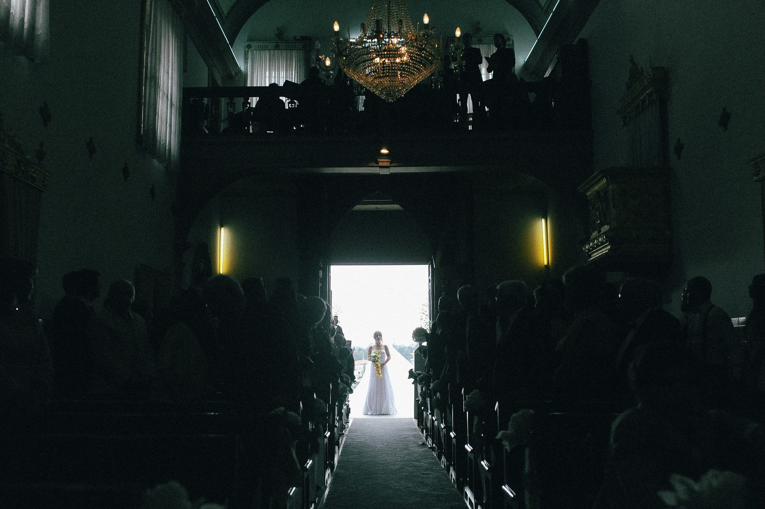 entrada da nova na igreja