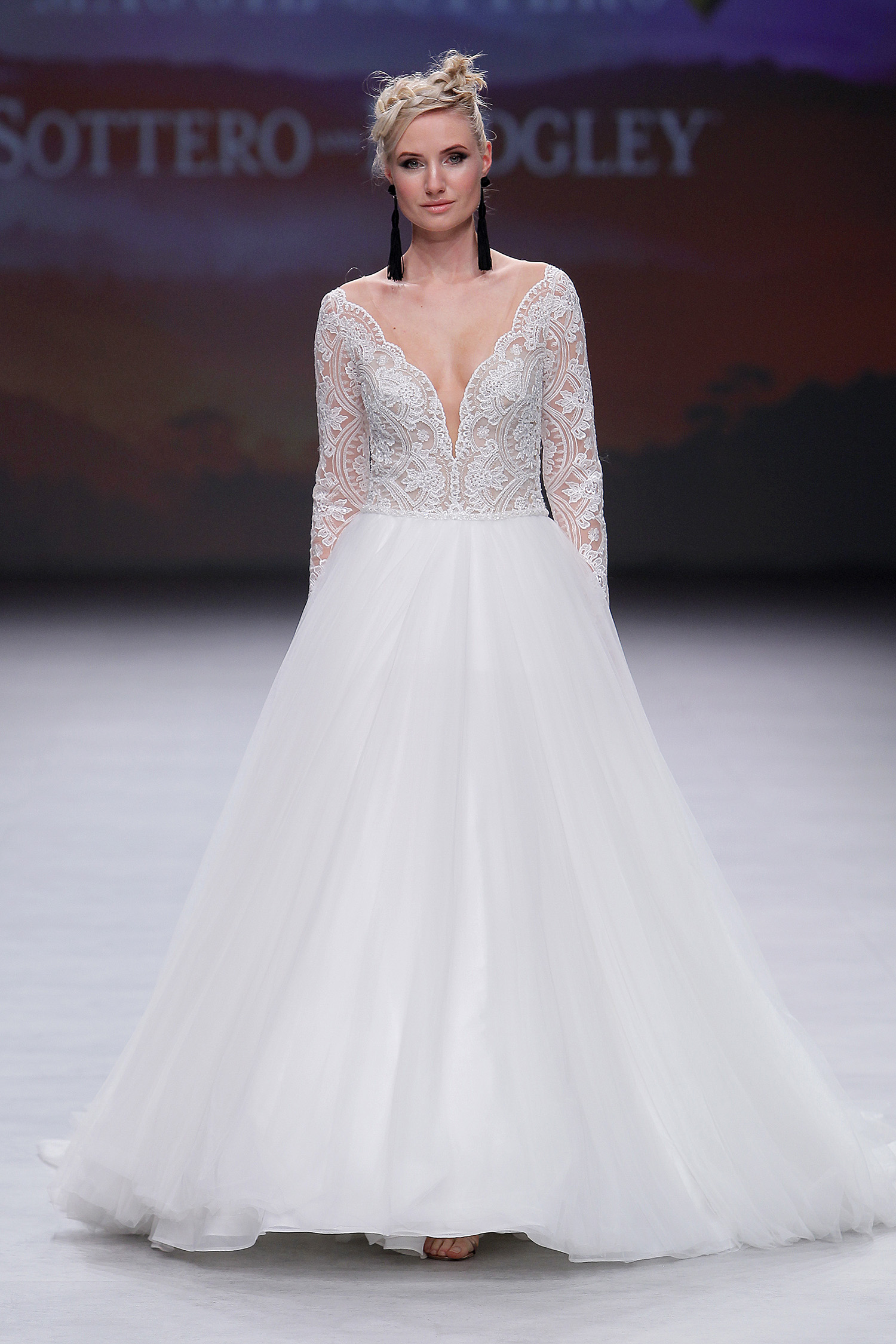 Maggie Sottero. Credits: Valmont Barcelona Bridal Fashion Week