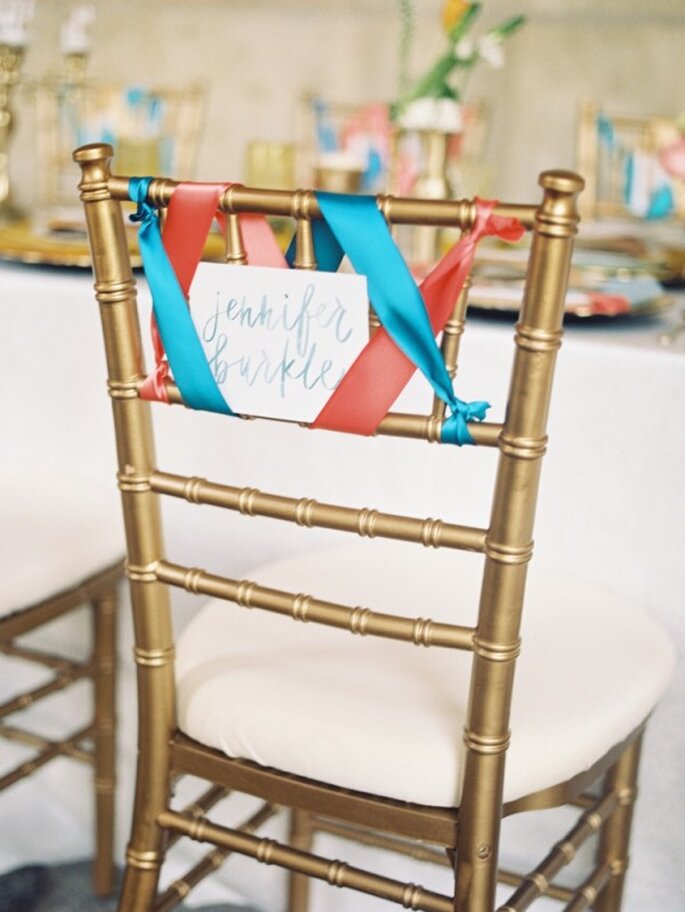 Marca las sillas con los nombres de tus invitados en acuarela - Foto Kat Braman Marca las sillas con los nombres de tus invitados en acuarela - Foto Kat Braman