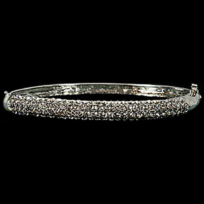 Fina pulsera con incrustaciones de brillantes