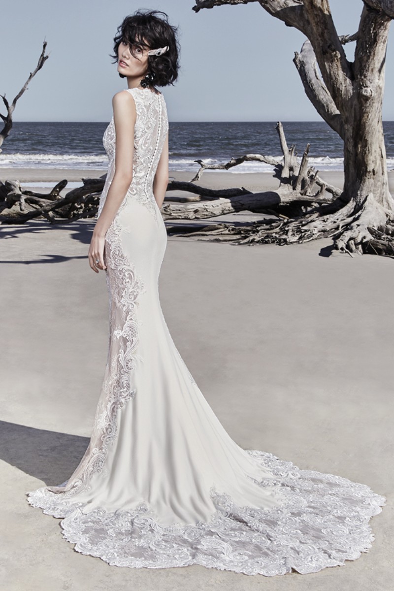 <a href="https://www.maggiesottero.com/sottero-and-midgley/bradford/11521">Maggie Sottero</a>