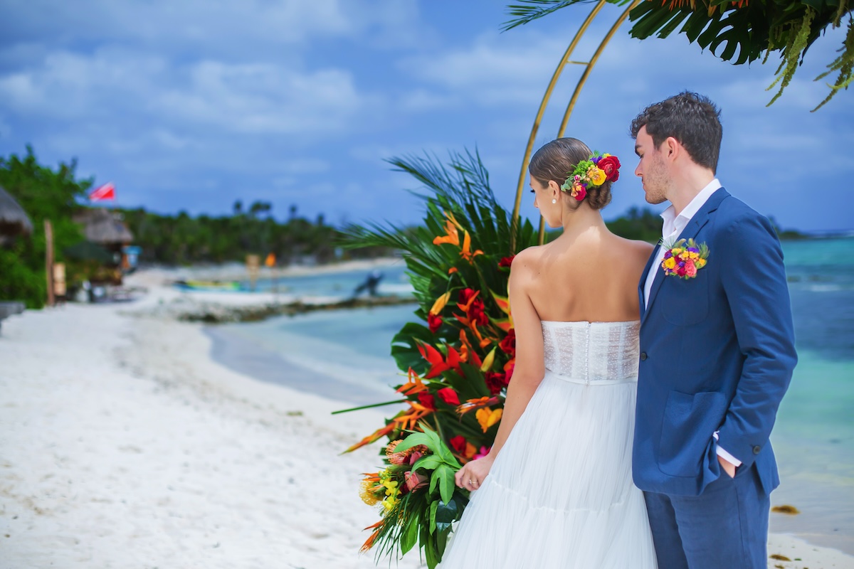 Photography: Sam Sacramento. Wedding Planner: Aonde Casar - Destination Wedding. Venue: Jashita Hotel
