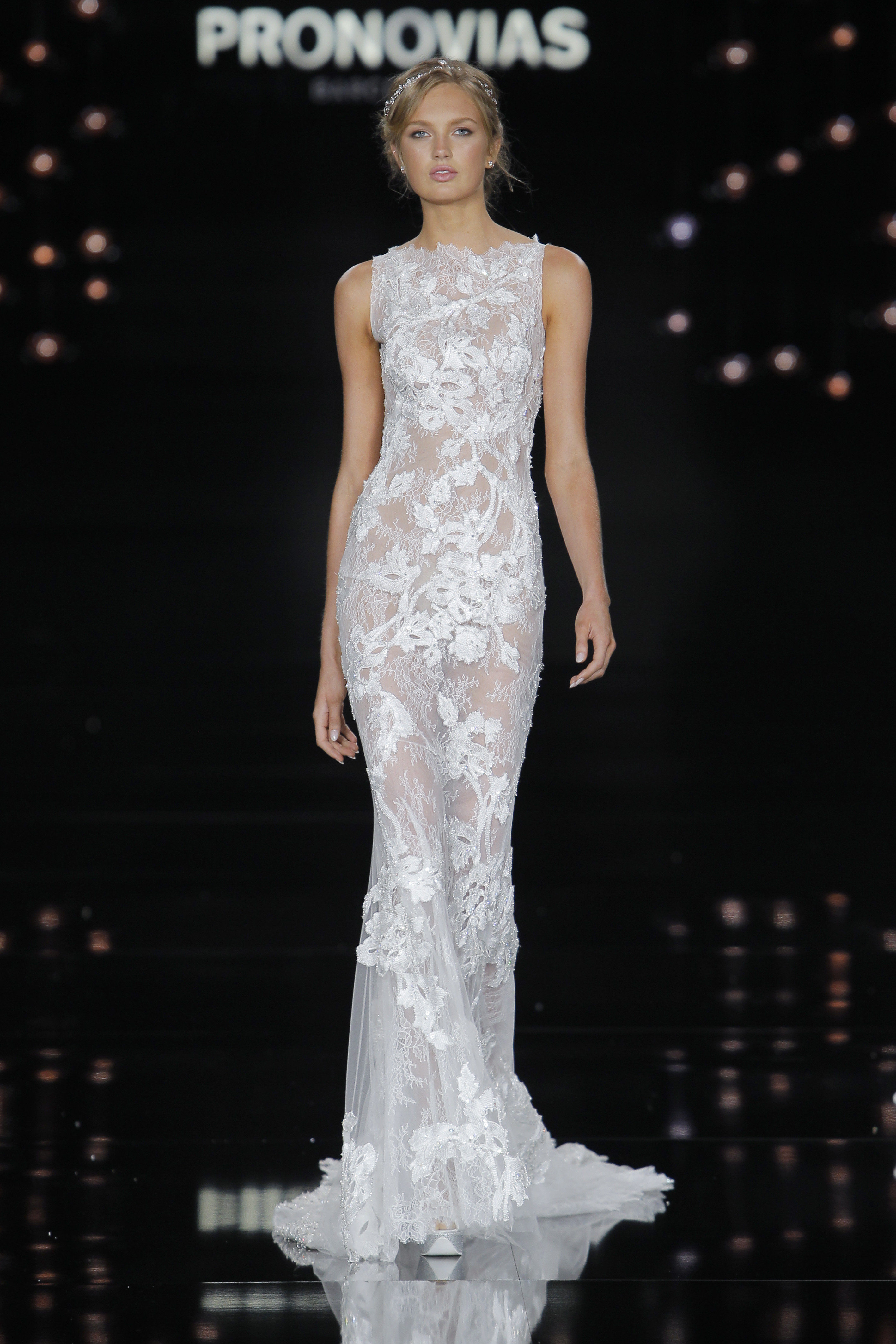 Credits: Barcelona Bridal Fashion Week
<a href="http://zankyou.9nl.de/n3ig" target="_blank"> Faça a sua marcação para experimentar este vestido! </a>