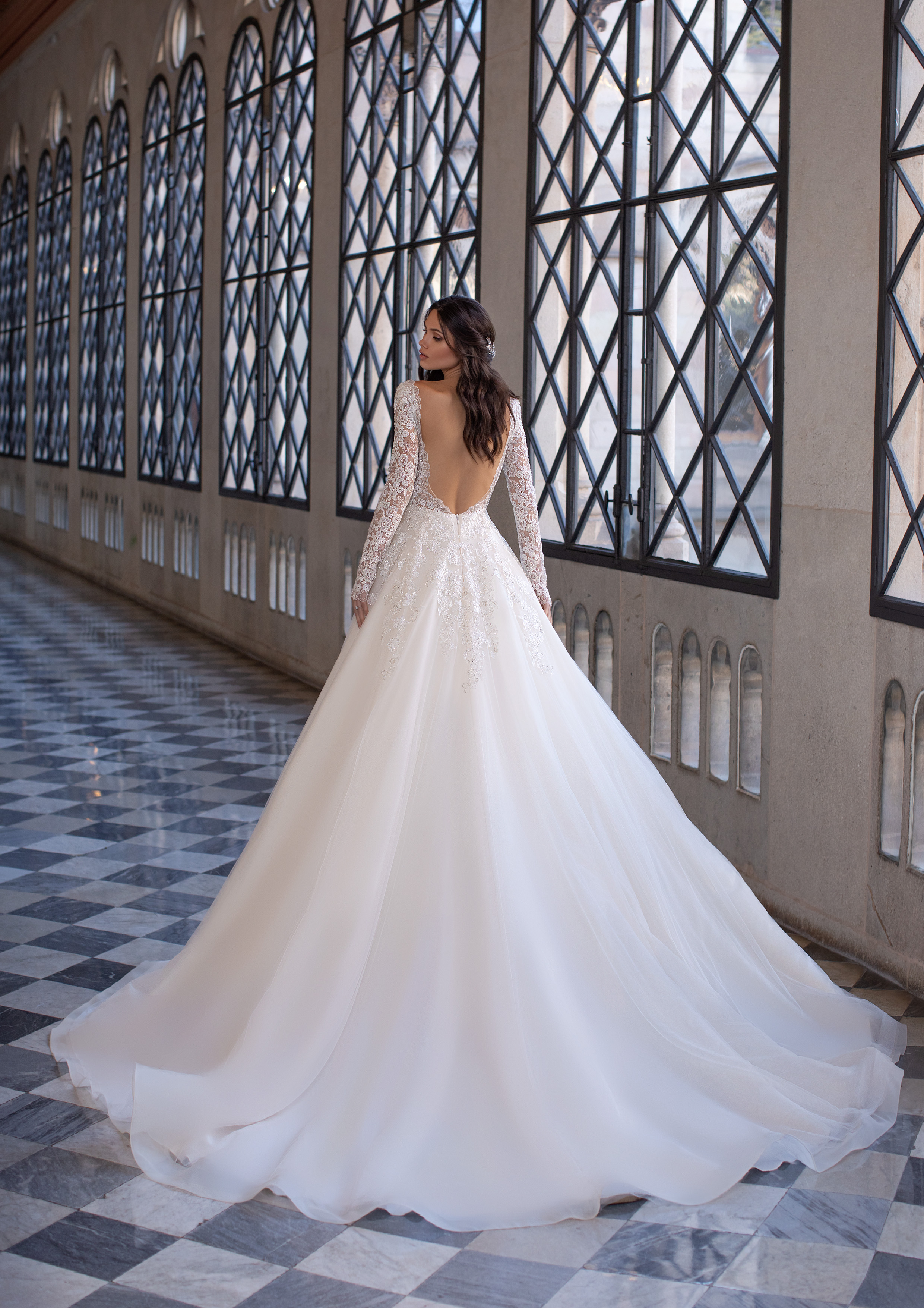 Vestido de noiva modelo Landis da coleção Pronovias 2021 Cruise Collection
