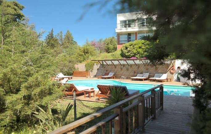Piscina com vista para a barragem. Foto Pousada Vale do Gaio