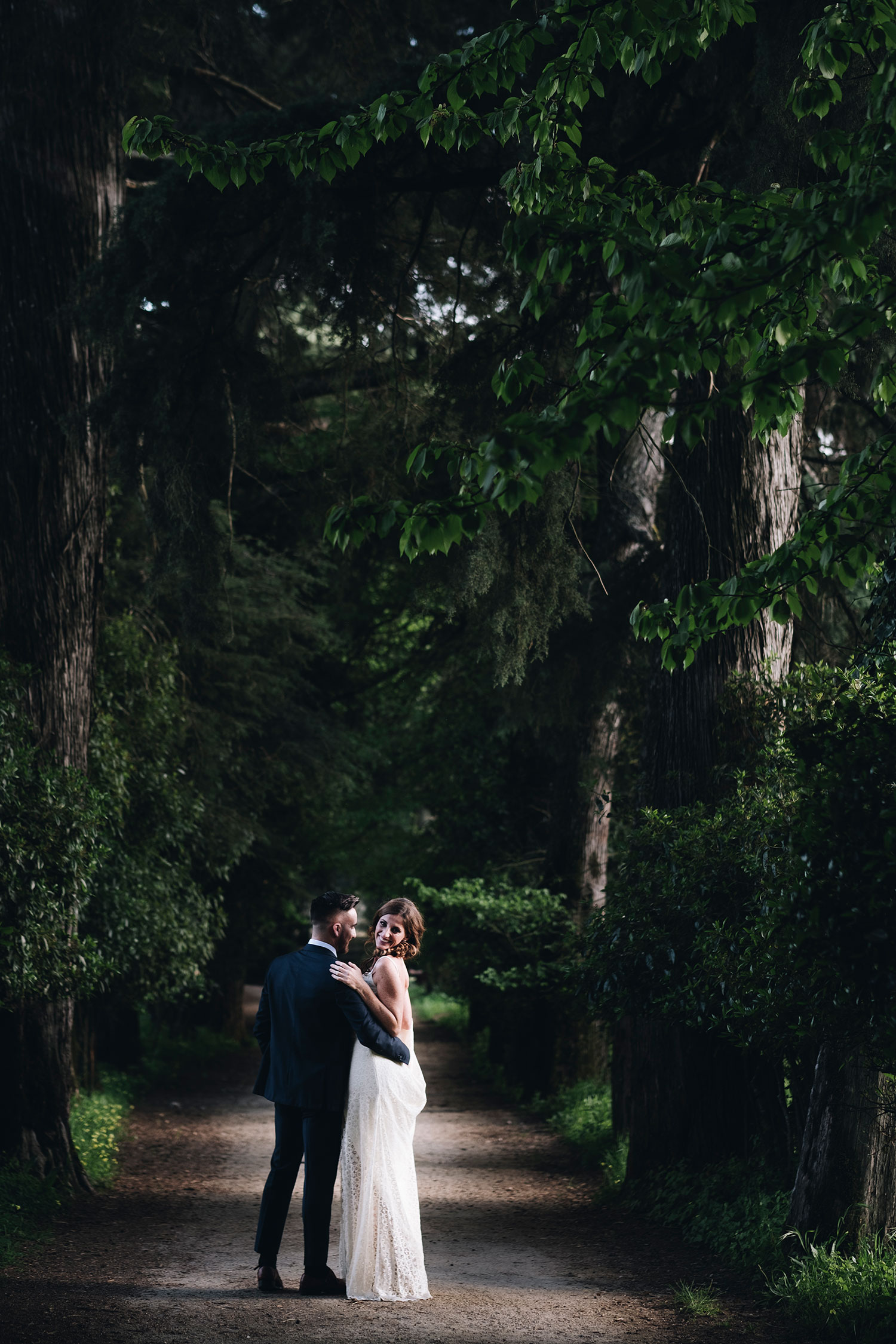 Fotografia: Nelson Marques + Andreia Torres Photography | Styling: GUIDA Design de Eventos ® | Vestido de noiva & Alta costura: Atelier Gio Rodrigues | Fato de noivo: Alfaiataria Lusa | Maquilhagem e cabelo: Espelho Meu