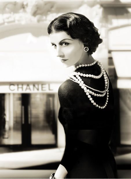 "Uma mulher com bons sapatos nunca está feia." - Coco Chanel