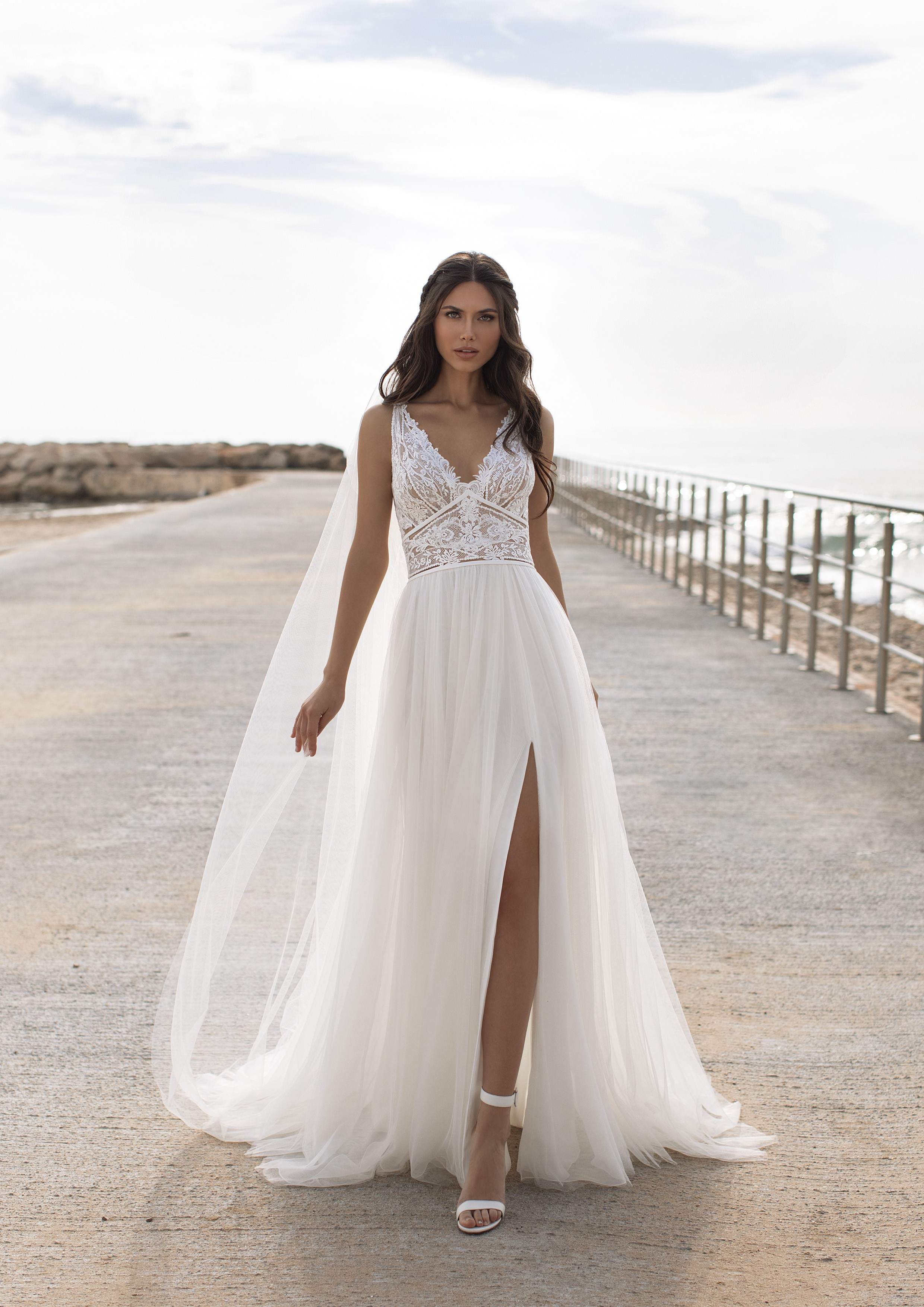 Vestido de noiva modelo Charisse da coleção Pronovias 2021 Cruise Collection