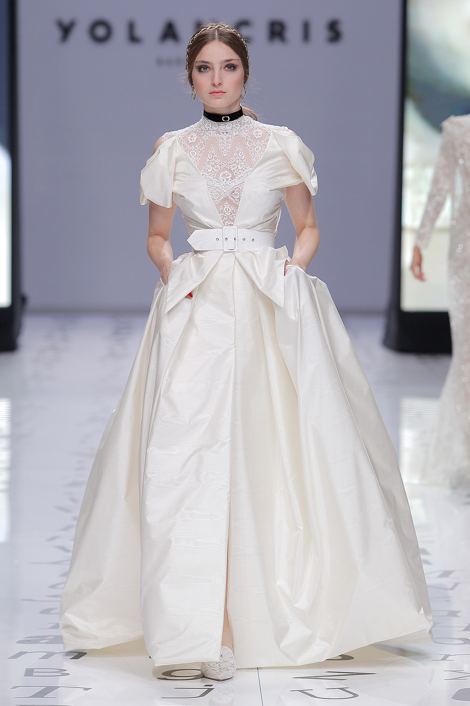 YolanCris. Credits: Valmont Barcelona Bridal Fashion Week