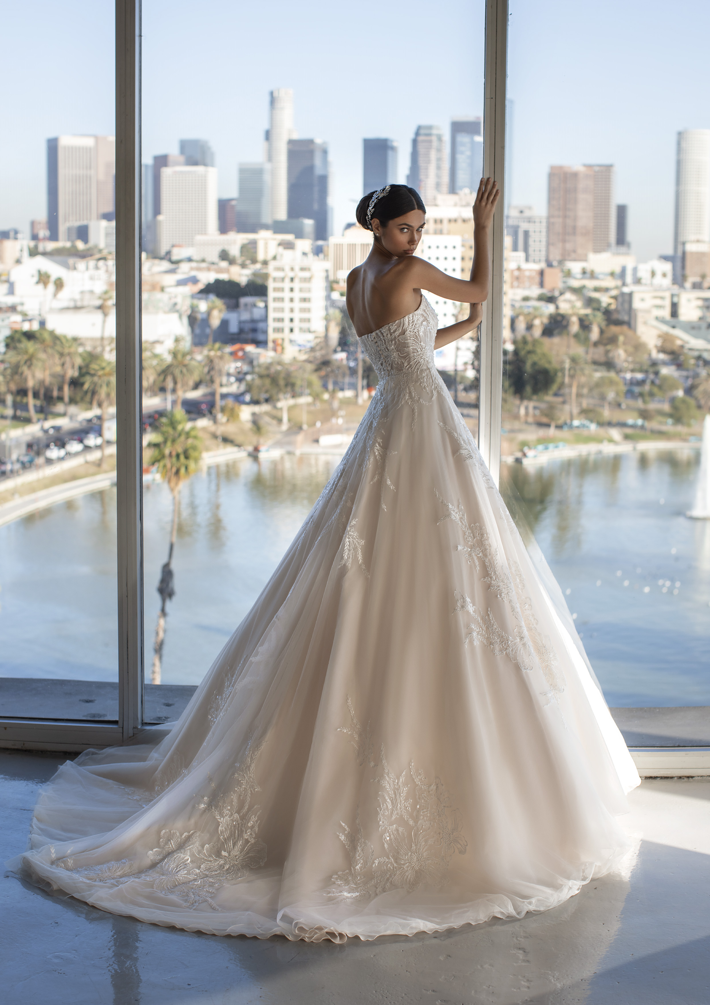 Vestido de noiva modelo Allyson da coleção Pronovias 2021 Cruise Collection