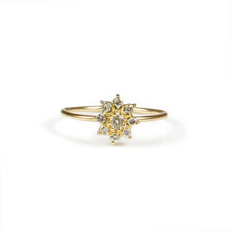 Anel margarida com diamantes em ouro amarelo de 18 K. Créditos: Small Branch