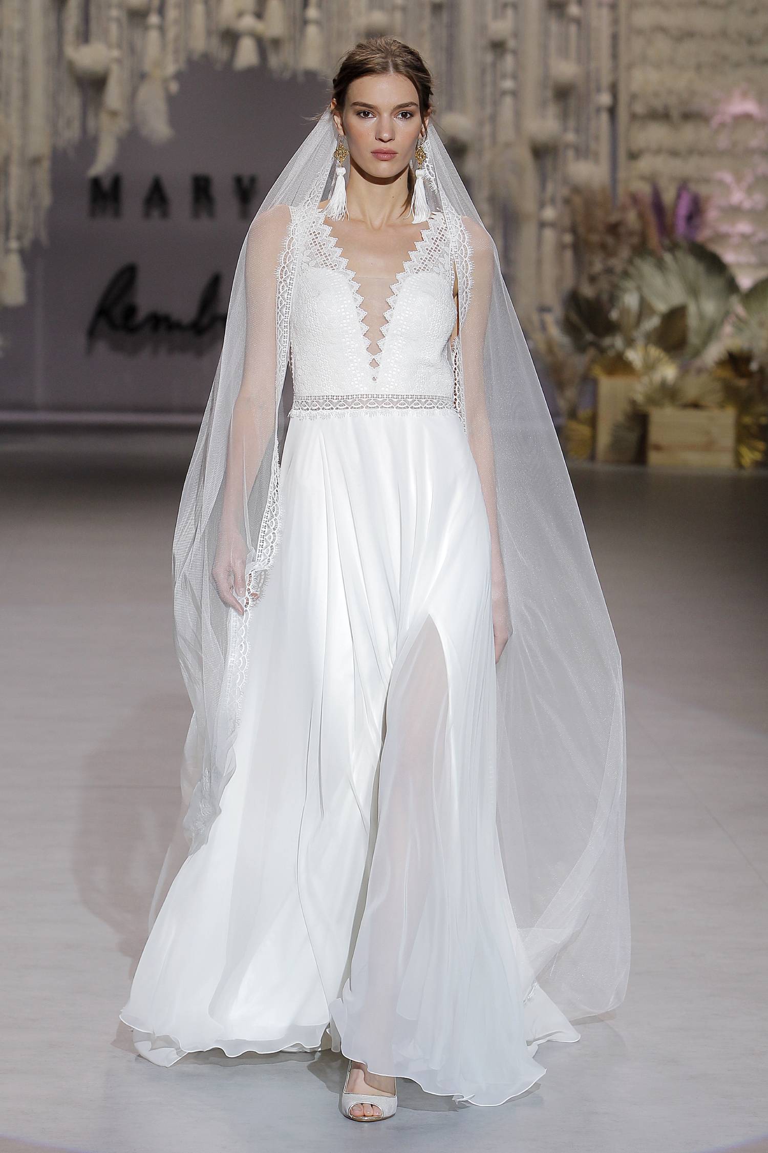 Marylise by Rembo Styling. Credits: Barcelona Bridal Fashion Week