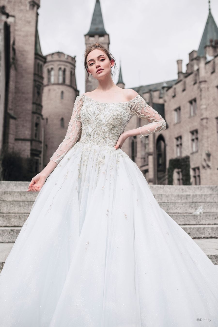 Cinderella by Allure Bridals | Style: DP253 (só disponível nas lojas Kleinfeld) | Créditos: Disney