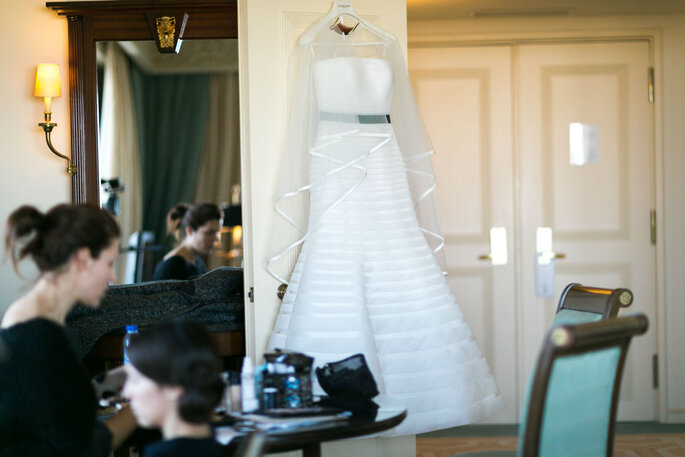 <a href="http://www.pronovias.pt/marque-visita/?utm_source=BANNER-ZY-PT&utm_medium=correo+electronico&utm_campaign=Tour-PV-2014-PT" target="_blank"> Pronovias - foto de The Knot Wedding Photography </a>