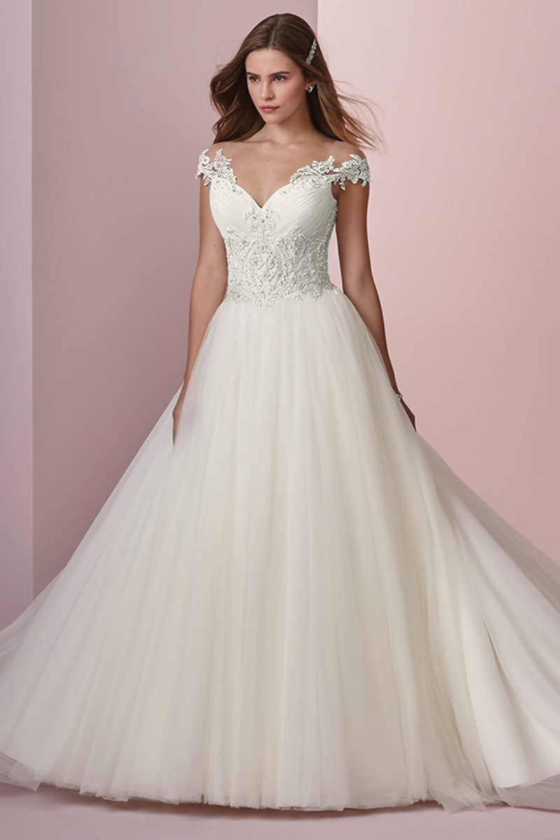 <a href="https://www.maggiesottero.com/rebecca-ingram/lois/11598" target="_blank">Rebecca Ingram</a>