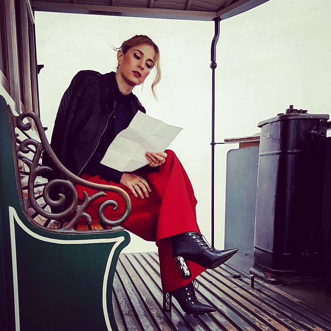 Luísa Barbosa a calçar Luís Onofre | Foto via Instagram @luisabarbosagram