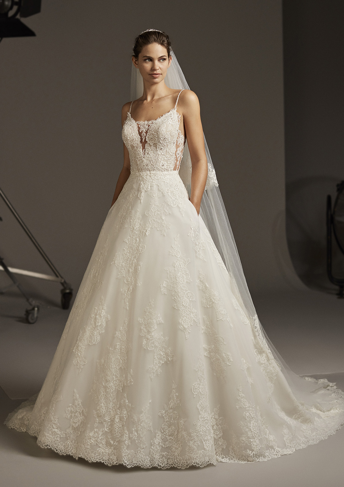 Ogma, Cruise Collection Pronovias 2020