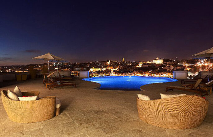 Piscina do The Yeatman à noite. Foto The Yeatman