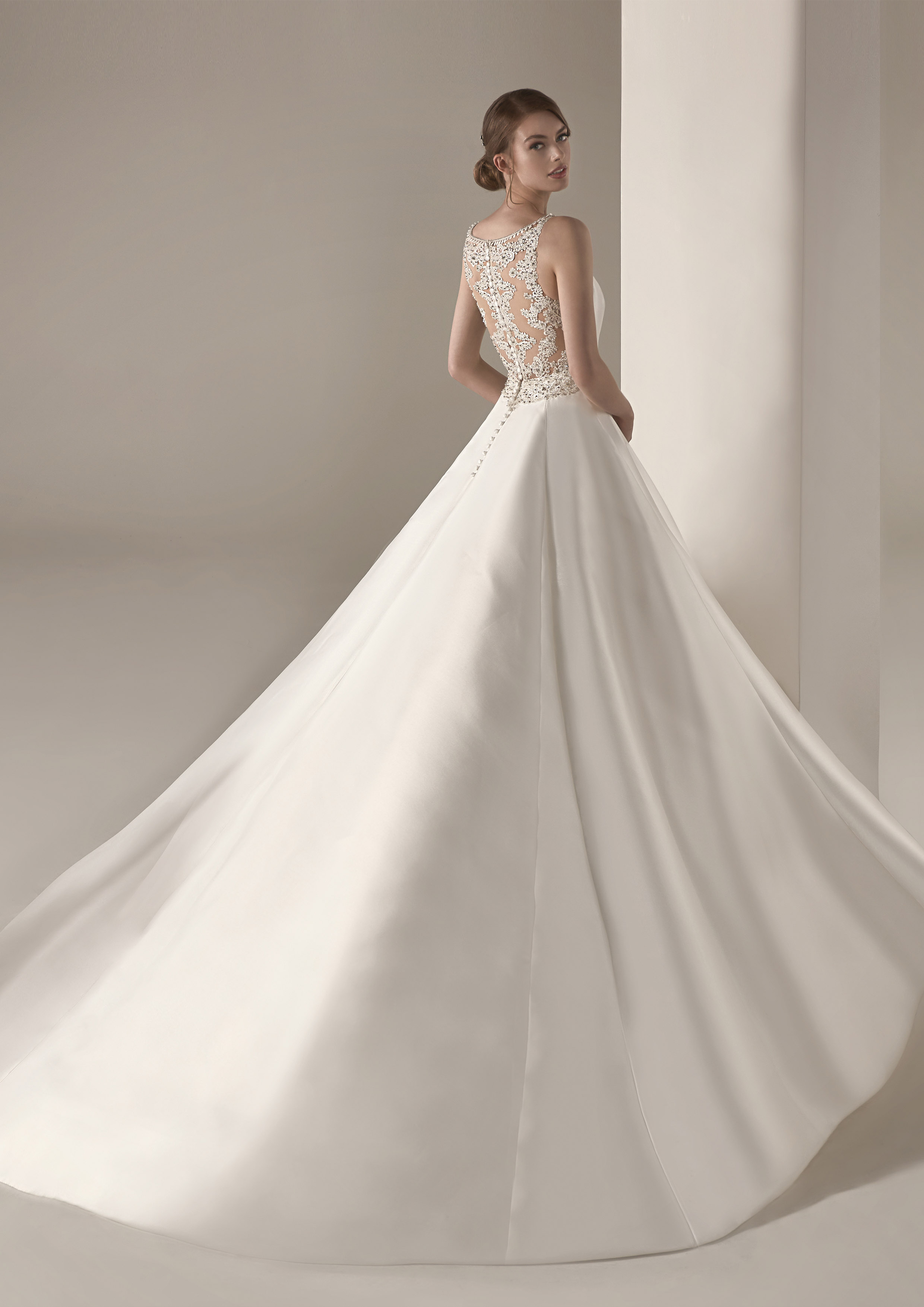 Irlena, Pronovias Privee 2020