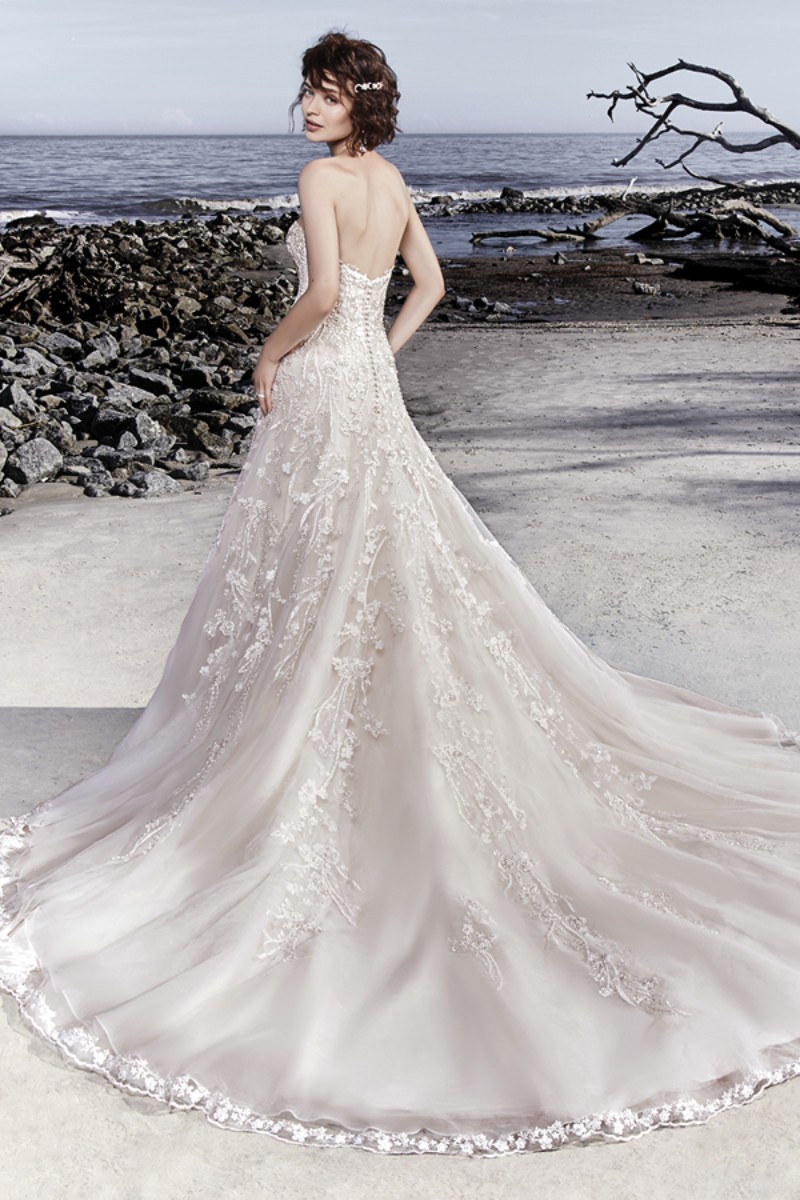 <a href="https://www.maggiesottero.com/sottero-and-midgley/laramie/11548">Maggie Sottero</a>