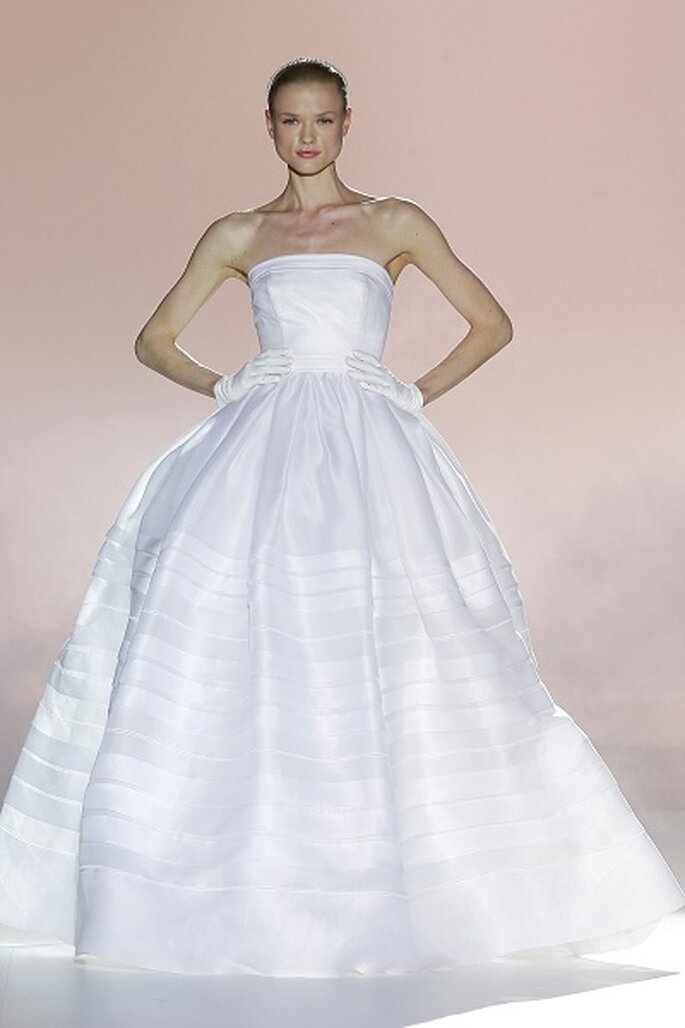 Foto: Ugo Camera / BARCELONA BRIDAL WEEK
<a href="http://zankyou.9nl.de/k3g6">Descubra a nova colecção 2015 de Rosa Clará</a>