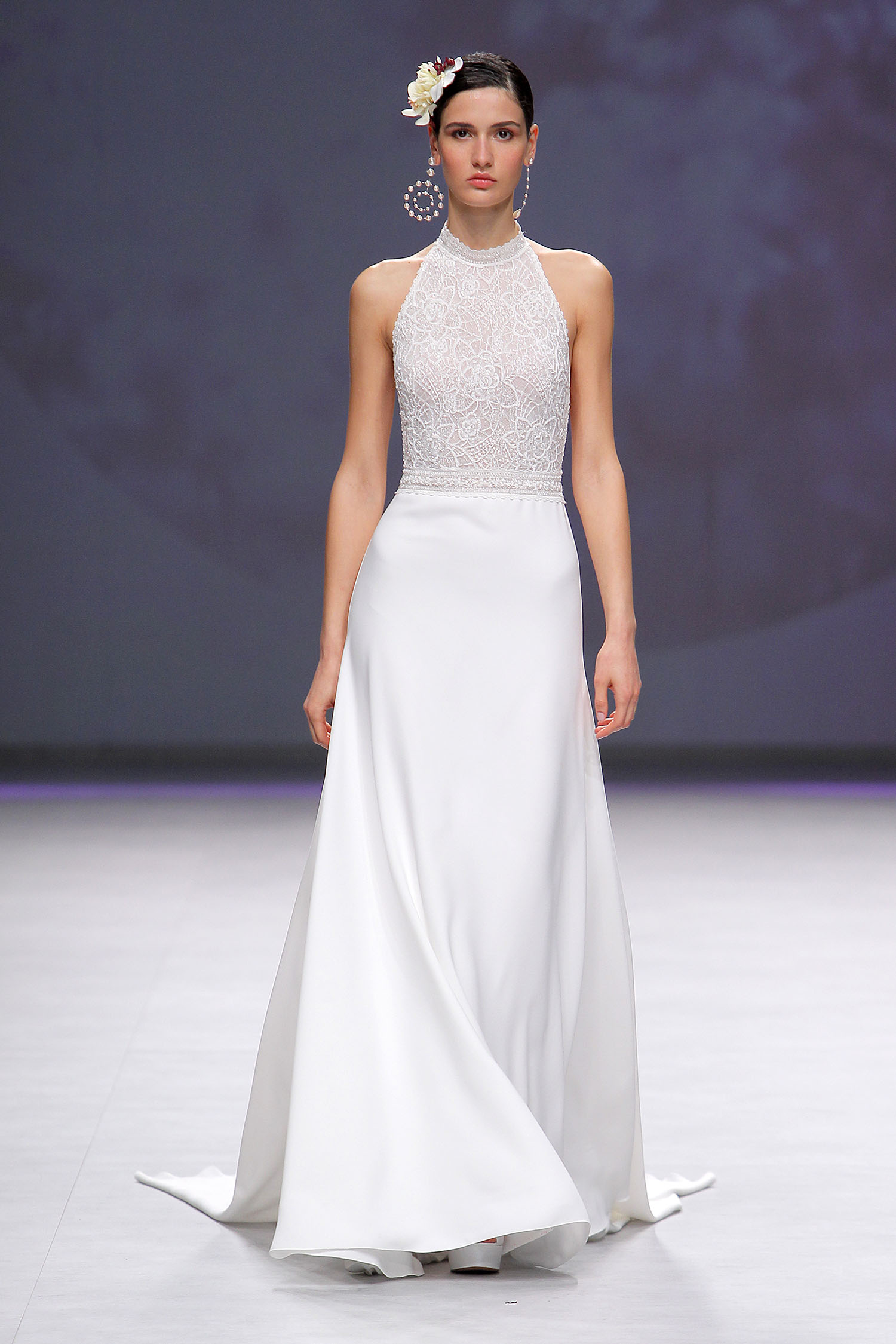 Aire Barcelona. Credits: Valmont Barcelona Bridal Fashion Week