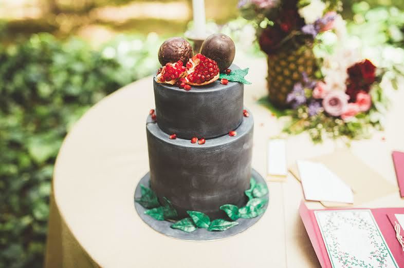 Para um estilo rústico e campestre pode também apostar em bolos de casamento originais | Créditos: Bolos por Gosto