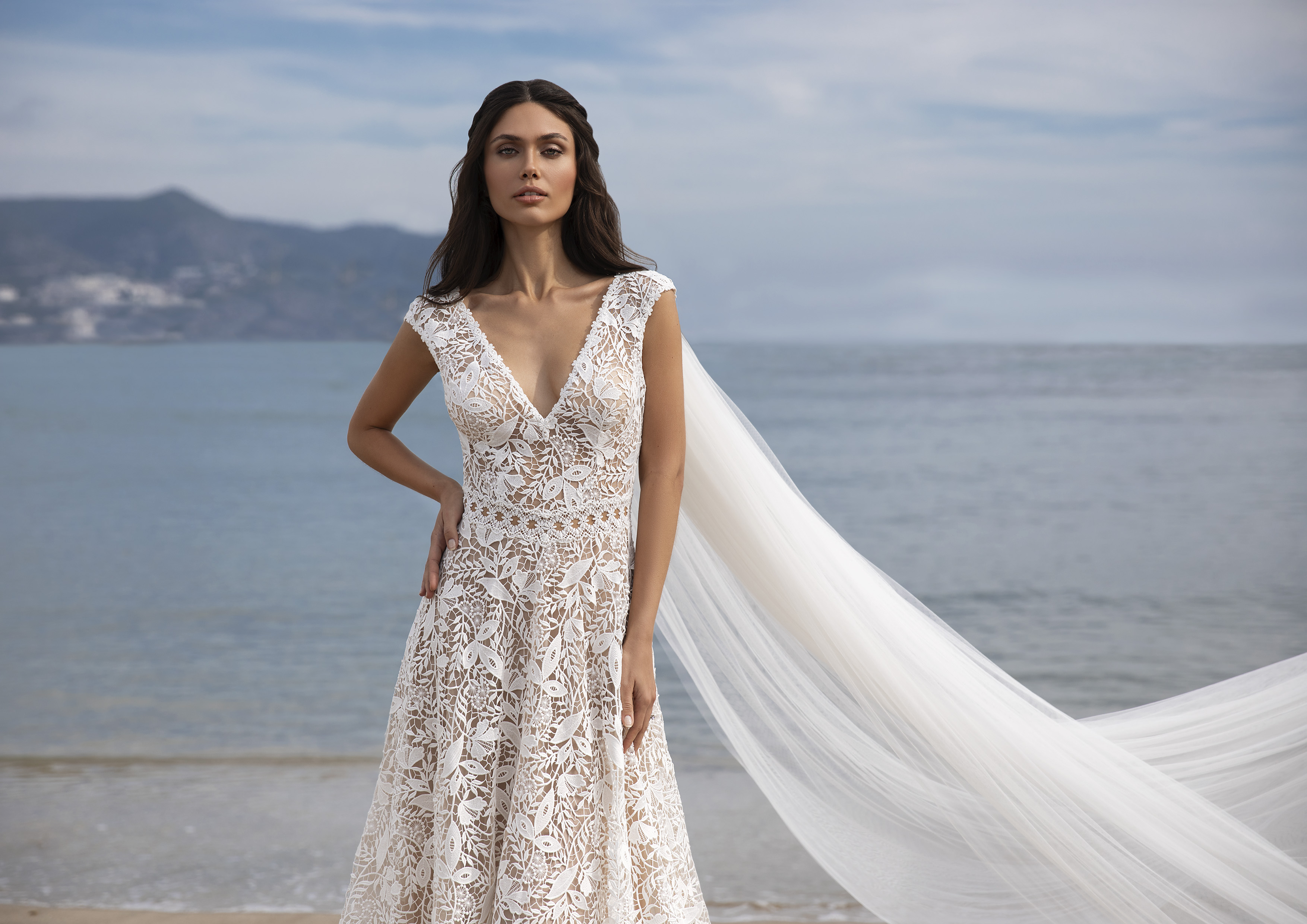 Vestido de noiva modelo Darnell da coleção Pronovias 2021 Cruise Collection