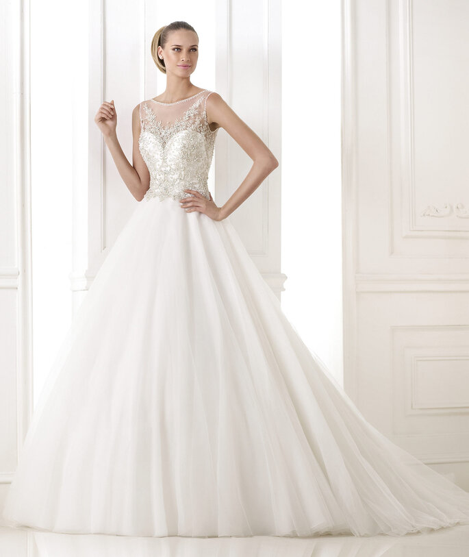 <a href="http://zankyou.9nl.de/nfw4">Peça a sua marcação para provar a nova colecção da Pronovias 2015.</a>