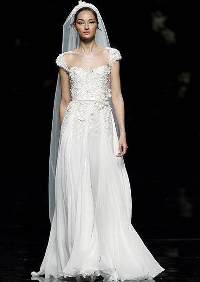 <a href="http://zankyou.9nl.de/nfw4">Peça a sua marcação para provar a nova Colecção Pronovias 2015.</a>