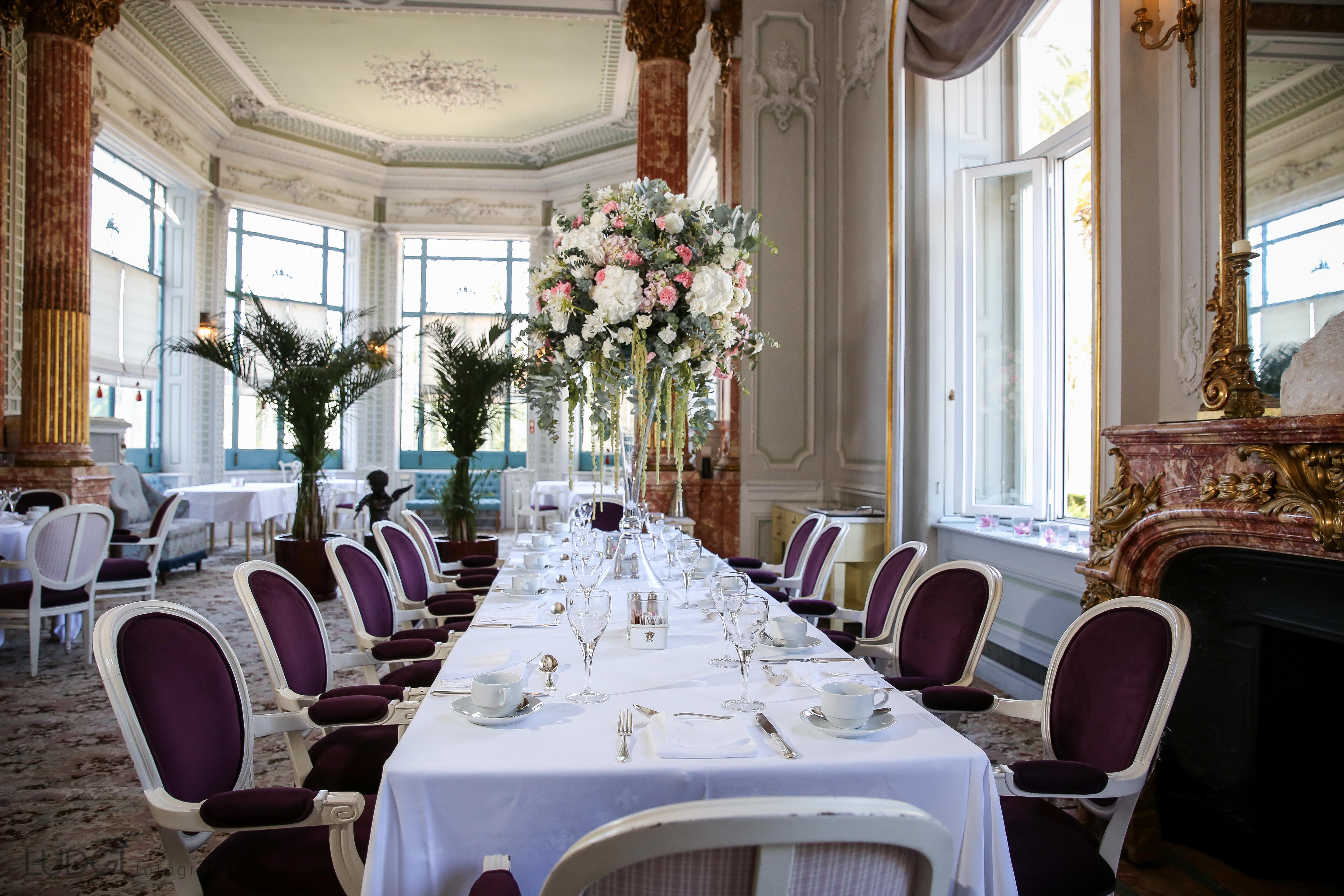 Pestana Palace Lisboa com decoração floral por My Wedding Flowers. Foto: Ludgi Fotógrafos