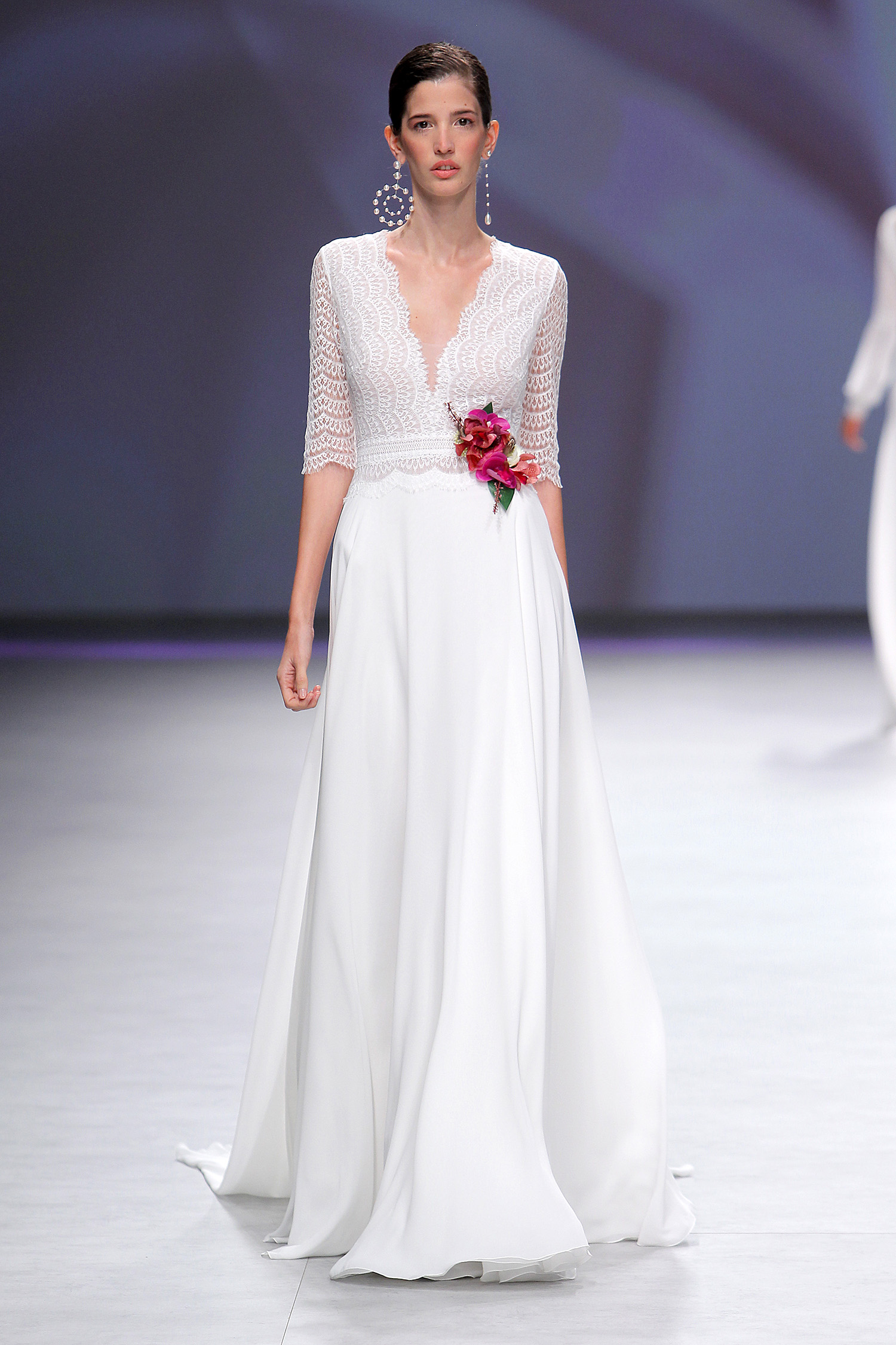 Aire Barcelona. Credits: Valmont Barcelona Bridal Fashion Week