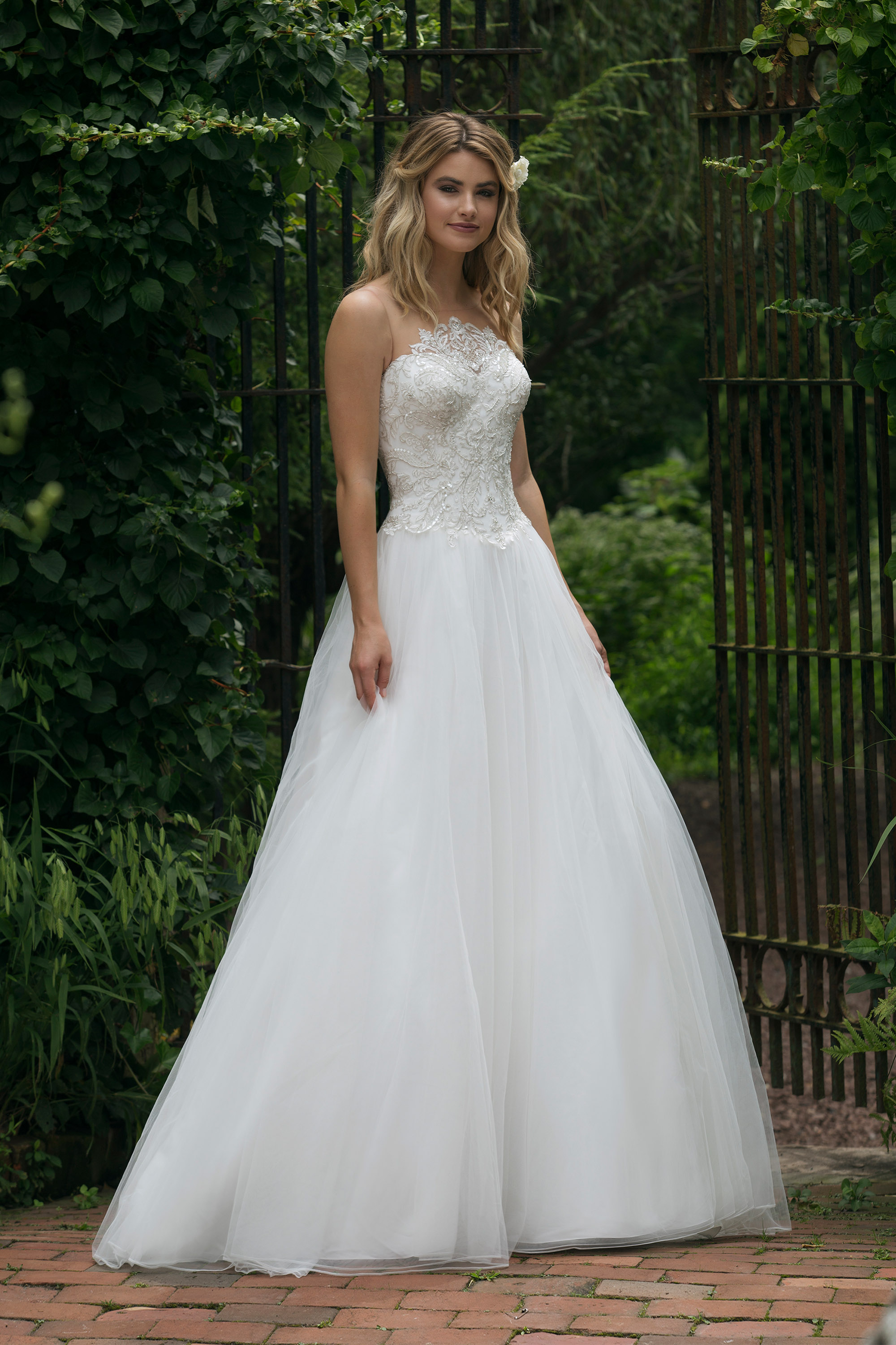 Style 44052. Credits: Justin Alexander Sincerity.