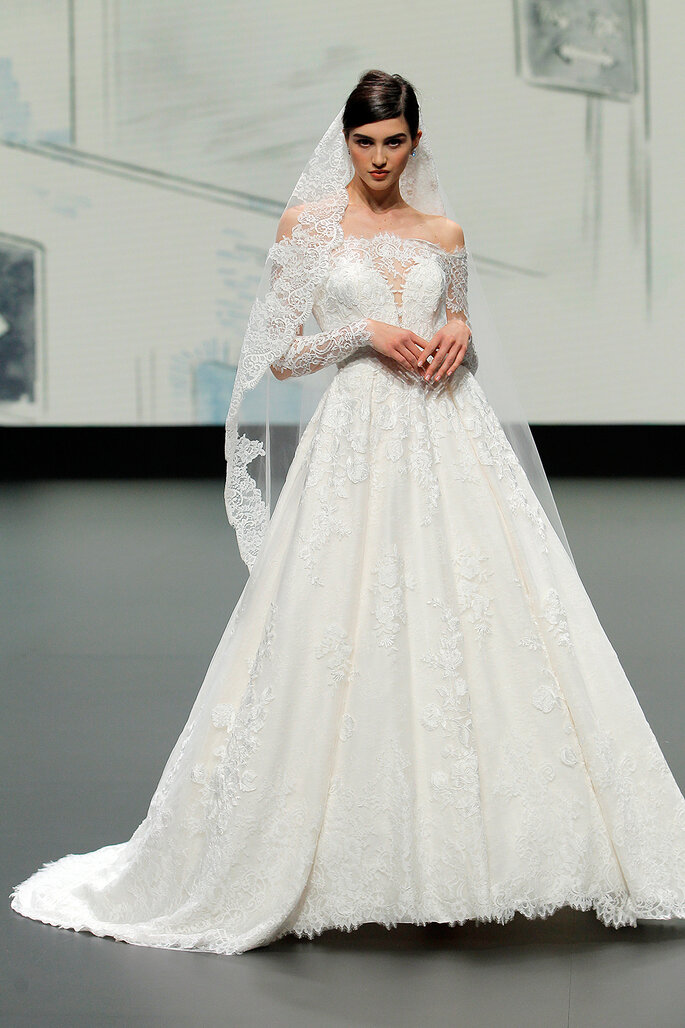 House of St. Patrick 2021 | Créditos: Valmont Barcelona Bridal Fashion Week 2020