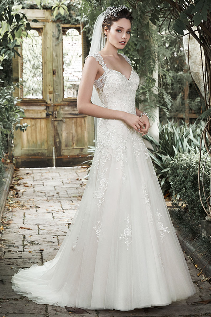 <a href="http://www.maggiesottero.com/dress.aspx?style=5MC661" target="_blank">Maggie Sottero</a>