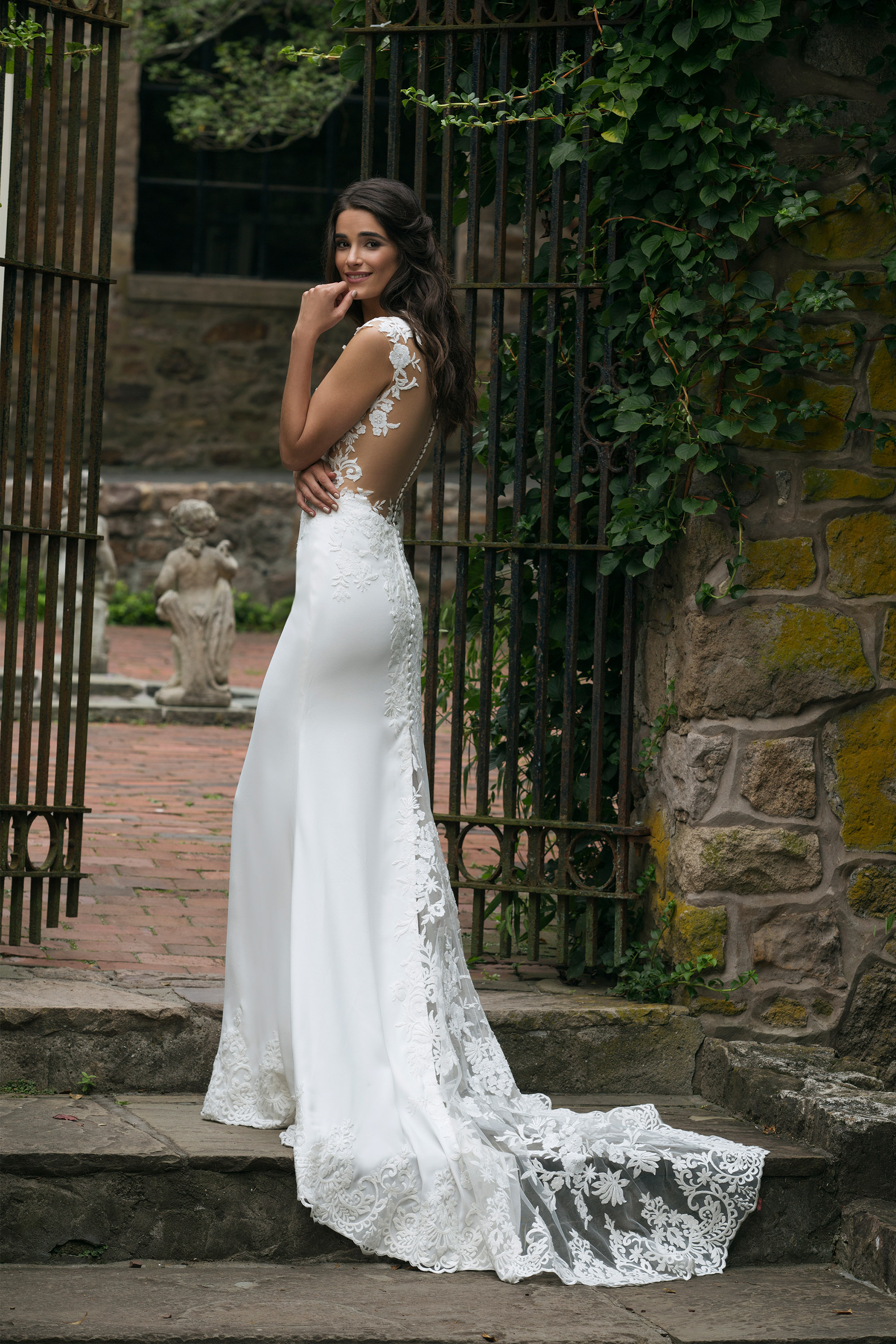 Style 44051. Credits: Justin Alexander Sincerity.