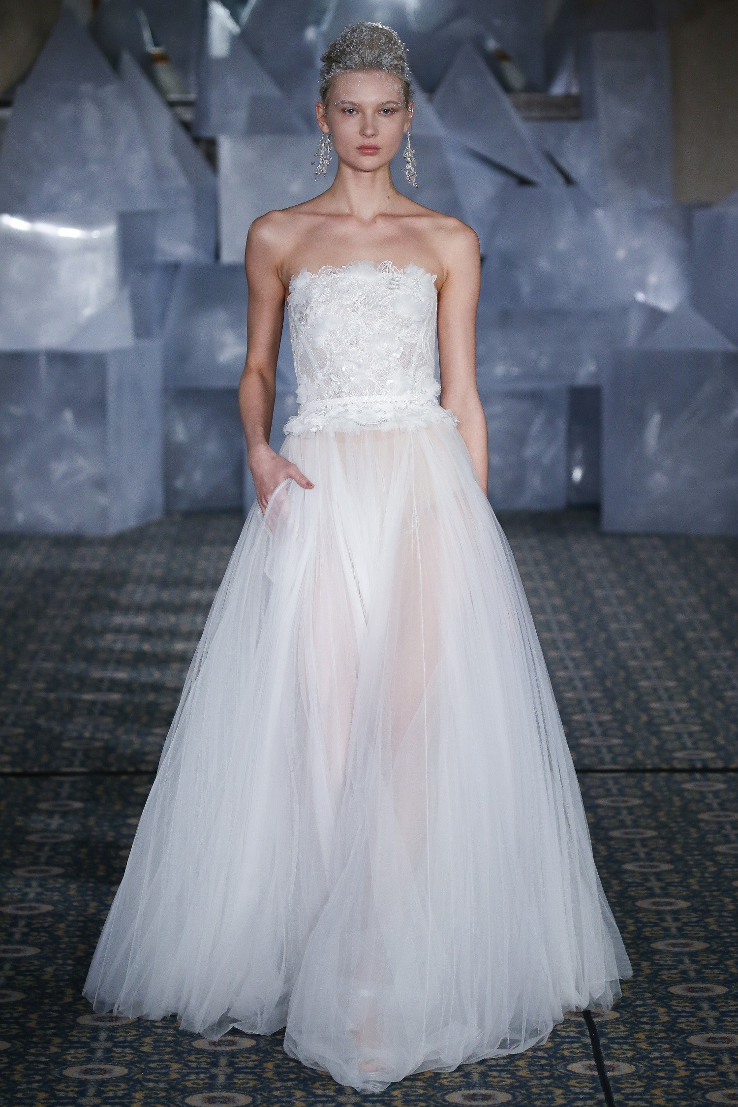 Créditos: Mira ZwillingerI | New York Bridal Fashion 
 Week April 2018