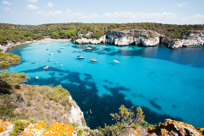 Cala Macarella, Menorca. Foto: Tagstiles.com – S.Gruene via Shutterstock
