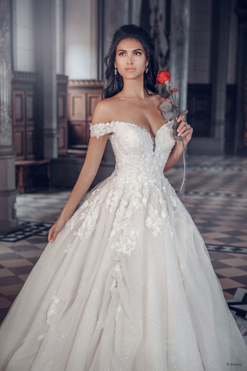 Belle by Allure Bridals | Style: DP252 (só disponível nas lojas Kleinfeld) | Créditos: Disney