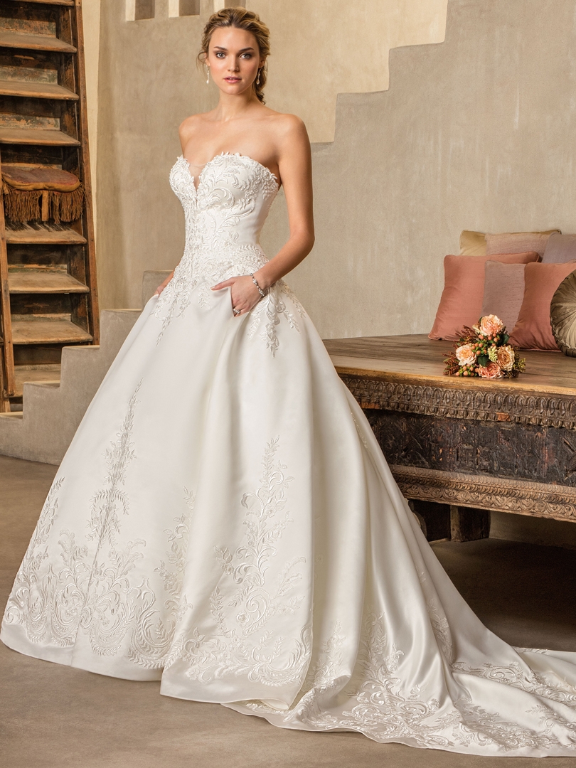 Style 2303 Oleander. Credits: Casablanca Bridal