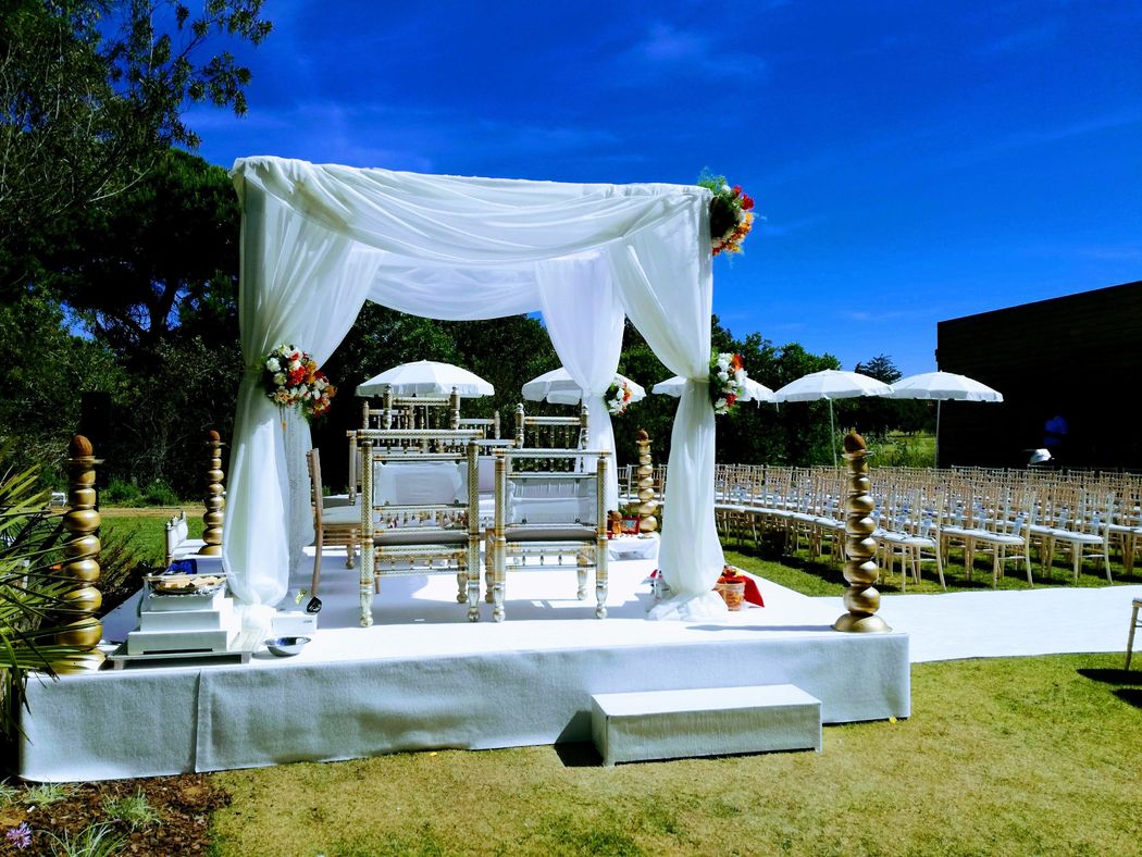 Altar na Lake House