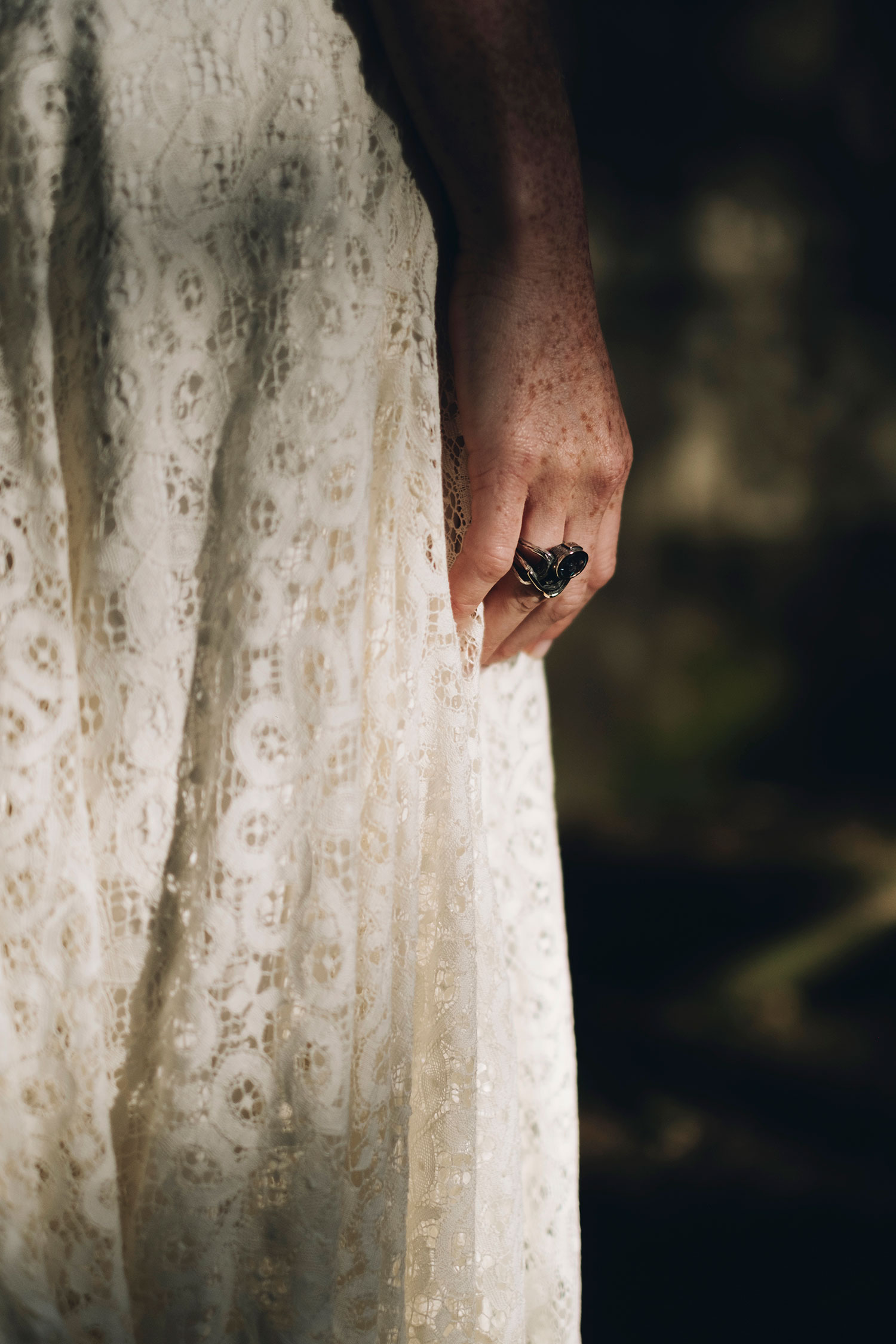 Fotografia: Nelson Marques + Andreia Torres Photography |Styling: GUIDA Design de Eventos ® | Vestido de noiva & Alta costura: Atelier Gio Rodrigues | Joias: Peririnha, Montblanc e Styliano