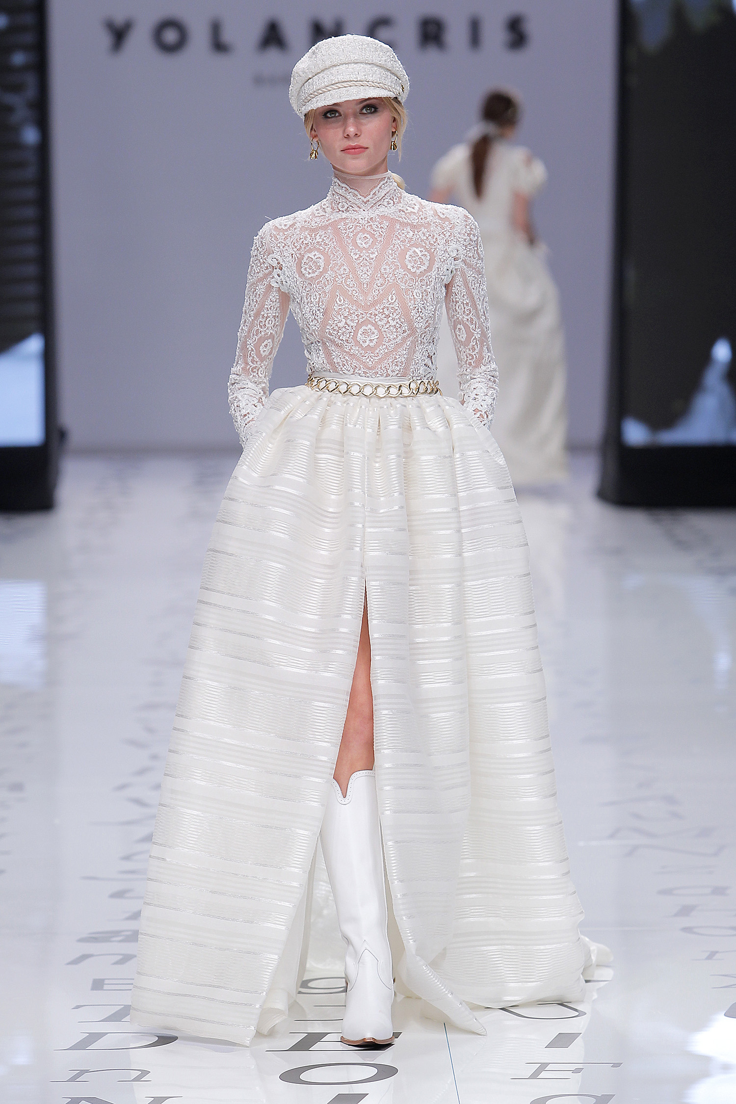 YolanCris. Credits: Valmont Barcelona Bridal Fashion Week