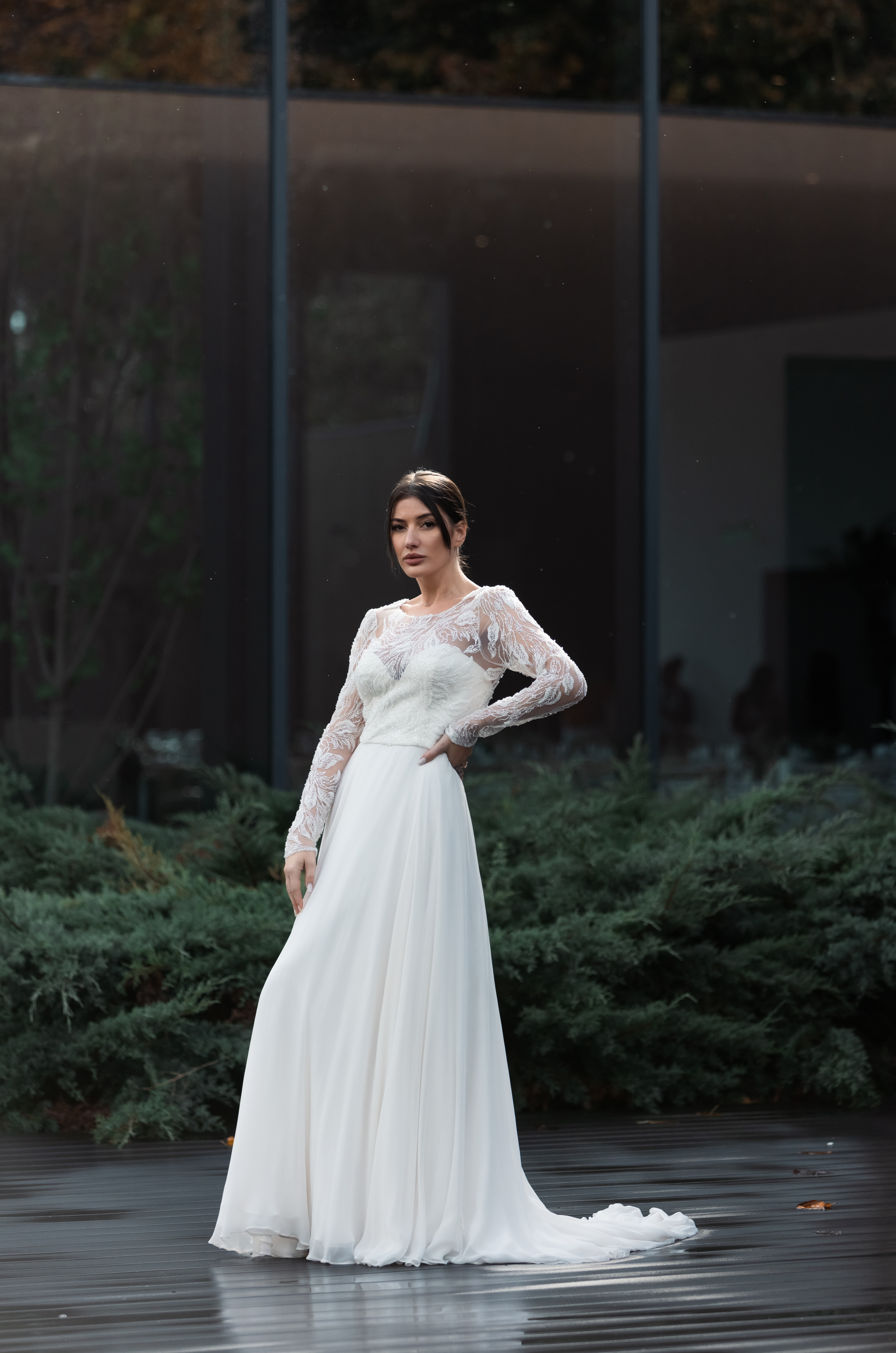 Vídeo: @ricardolacal from @lacal.weddings Make Up | Cabelos @dianapereiraatelier  Foto: @jose_ferreira_photo from @you_and_me_wedding_photography Local: @torre_bella  Modelos: @neneyn_m | @marisasilva.__ Vestido: @giorodriguesoffical 