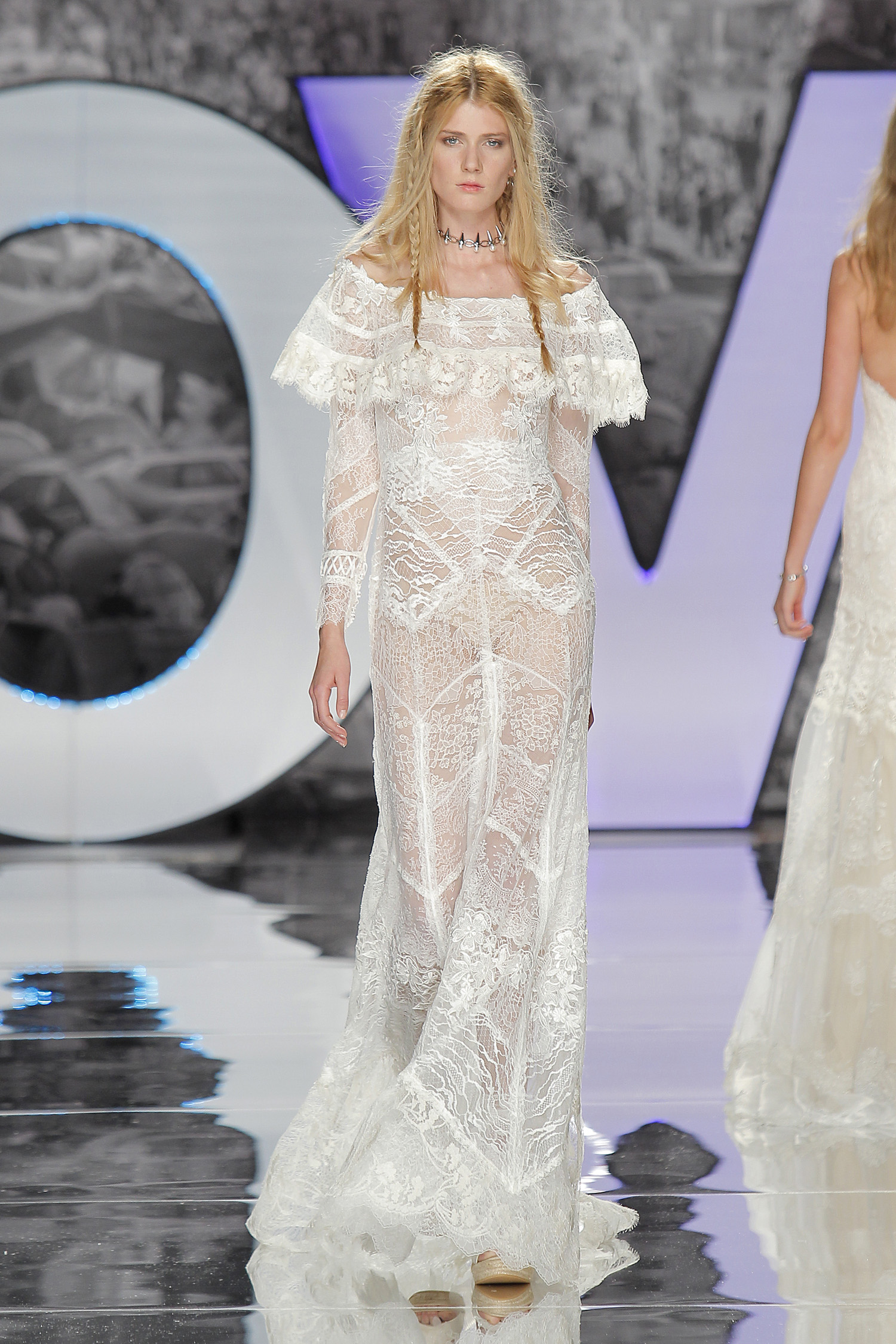 YolanCris. Credits: Barcelona Bridal Fashion Week 