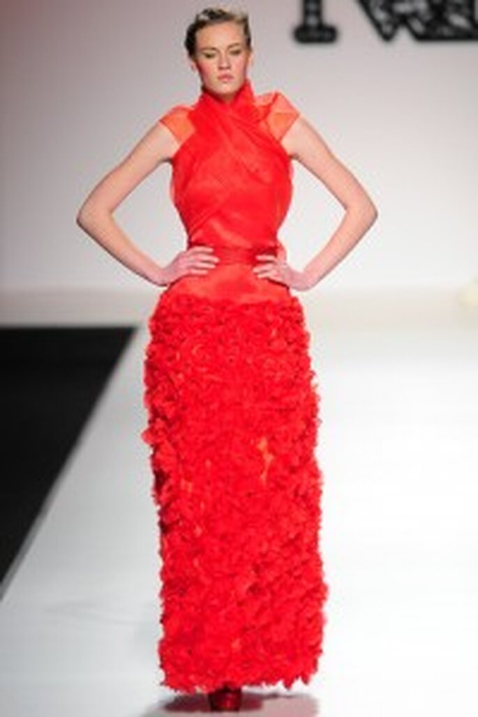 Model Novias 2011. Vestido rojo.